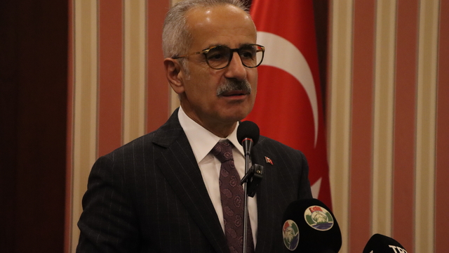 Bakan Uraloğlu: Dağları tünellerle delerek ihtiyaç duyulan projeleri gerçekleştirdik (2)