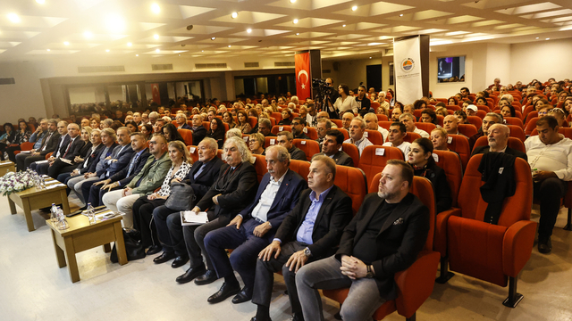 Mersin Kenti Edebiyat Ödülü Murathan Mungan'a verildi