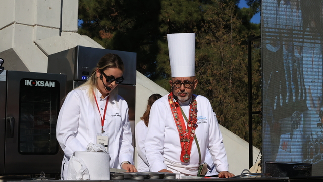 "Topraktan Sofraya Edirne Gastronomi Festivali" yemek tanıtımı ve ikramlarla devam ediyor