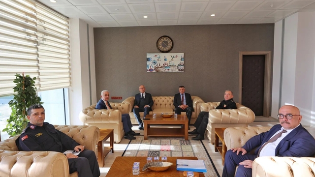Kırklareli Valisi Turan, Lüleburgaz ilçesinde ziyaretlerde bulundu
