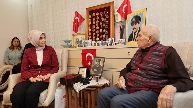 Afyonkarahisar Valisi Yiğitbaşı, Sandıklı'da ziyaretlerde bulundu