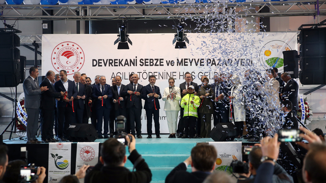 Tarım ve Orman Bakanı Yumaklı, Devrekani Kapalı Pazaryeri açılışında konuştu:
