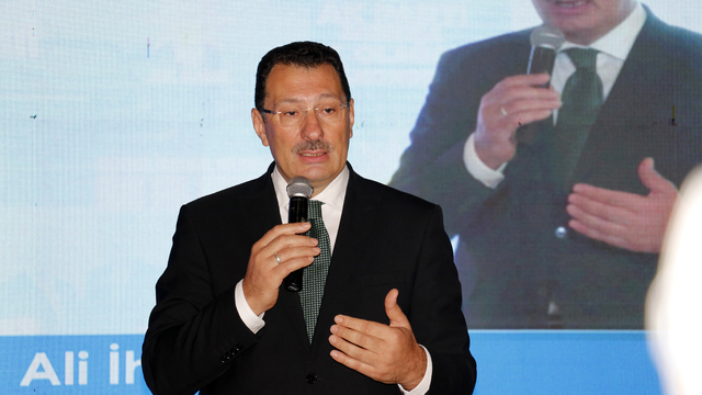 AK Parti Genel Başkan Yardımcısı Yavuz, Kocaeli'de partisinin ilçe kongresinde konuştu: