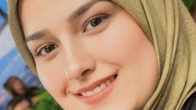 Konuşma bahanesiyle boş araziye götürdüğü eski eşini bıçakla öldürüp, kendisini ağır yaraladı