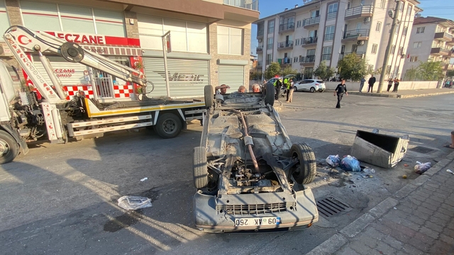 Aydın'da iki otomobilin çarpışması sonucu 4 kişi yaralandı