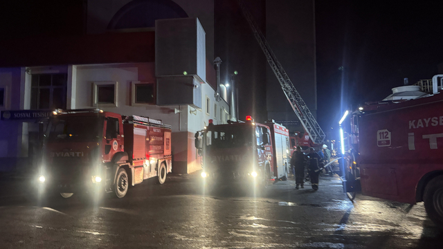 Kayseri'de kablo üretimi yapan fabrikada çıkan yangın kontrol altına alındı