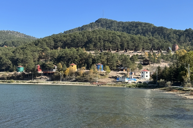 Çubuk Gölü Tabiat Parkı, sonbaharda da ziyaretçilerini ağırlıyor