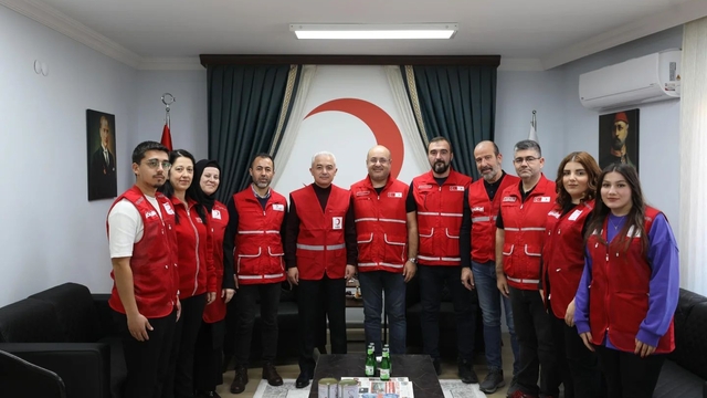 Kırklareli Valisi Turan, Türk Kızılay Kırklareli Şubesini ziyaret etti