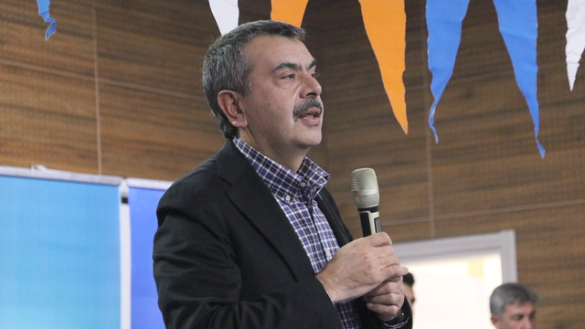 Milli Eğitim Bakanı Tekin, Erzurum'da partisinin ilçe kongresinde konuştu: