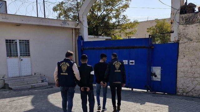 Mardin'de araçlardan hırsızlık yapan 3 kişi tutuklandı