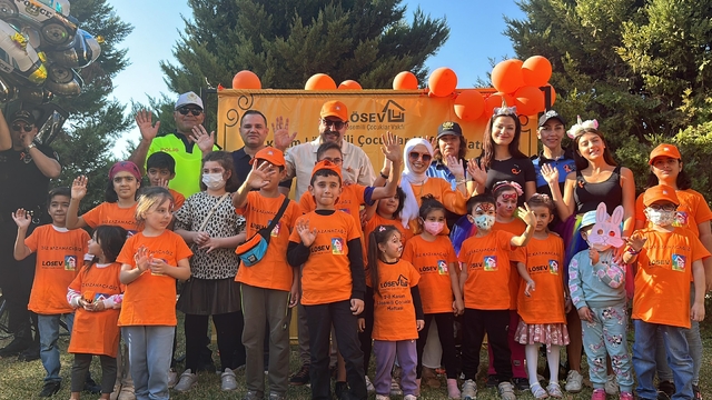 Antalya'da lösemili çocuklar hayallerini resmetti