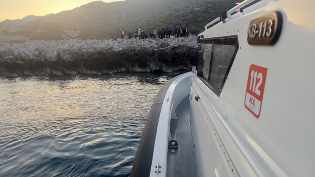 Muğla açıklarında 45 düzensiz göçmen yakalandı, 18 yabancı uyruklu kurtarıldı