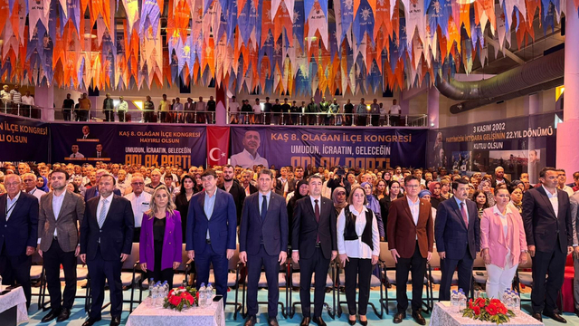 AK Parti Kaş İlçe Başkanlığına Okay Bilgin yeniden seçildi