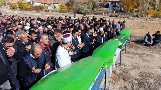 Ankara'daki trafik kazasında hayatını kaybeden 4 kişinin cenazesi Kırıkkale'de defnedildi