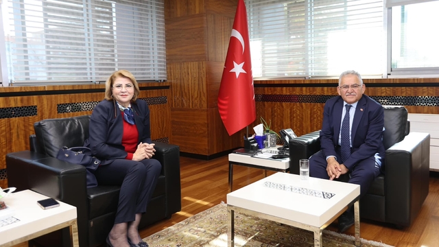 Azerbaycan'ın Ankara Büyükelçiliği Eğitim Müsteşarı Nesibova, Büyükkılıç'ı ziyaret etti