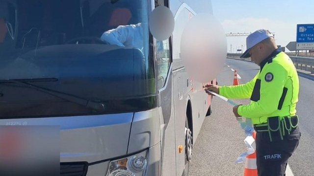 Kırklareli'nde başkasına ait takograf kartı ile otobüs kullanan sürücülere cezai işlem uygulandı