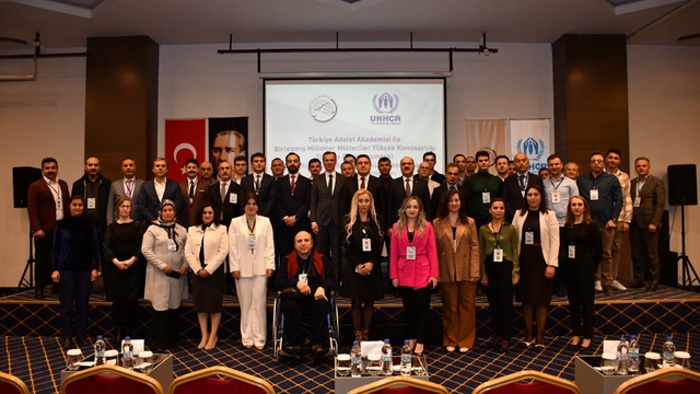 Eskişehir'de Türkiye Adalet Akademisi İç Anadolu Bölgesi yaygınlaştırma eğitimi başladı