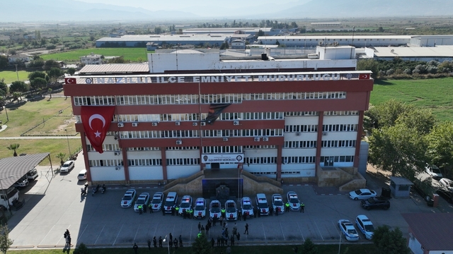 Nazilli Emniyet Müdürlüğüne tahsis edilen yeni araçlar teslim edildi
