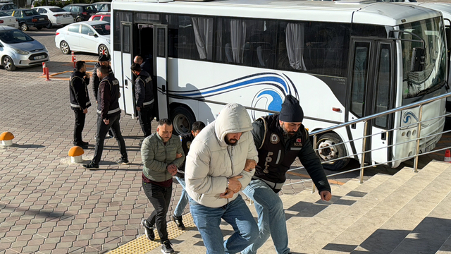 Kırıkkale'de "usulsüz sağlık raporu" operasyonunda yakalanan 18 şüpheli adliyede