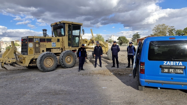 Büyükşehir Belediyesi ekipleri Tavukçu Mahallesi'nde temizlik ve düzenleme yaptı