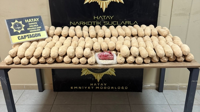 Hatay'da patates yüklü tırda 380 bin uyuşturucu hap ele geçirildi