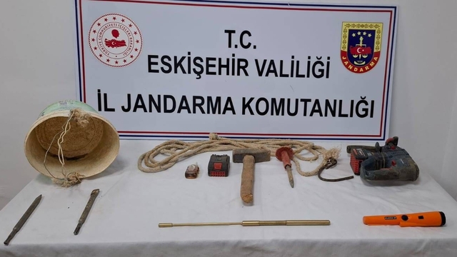 Mihalgazi'de izinsiz kazı yaptıkları iddiasıyla 2 şüpheli yakalandı