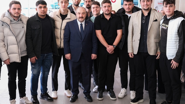 Mustafa Varank: Girişimci olun, denemekten korkmayın