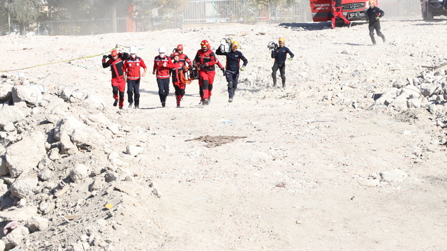 Burdur'da 5,7 büyüklüğünde deprem senaryosuyla tatbikat yapıldı