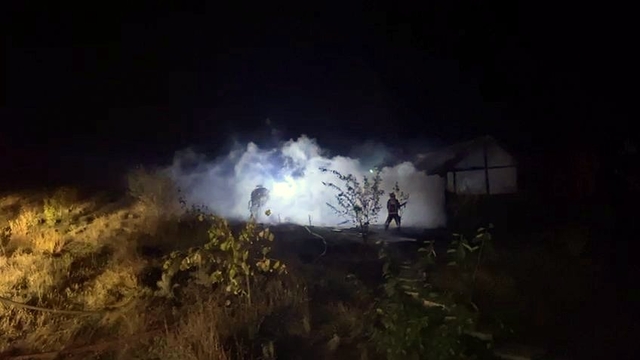 Pamukova'da çıkan yangında yayla evi kullanılamaz hale geldi
