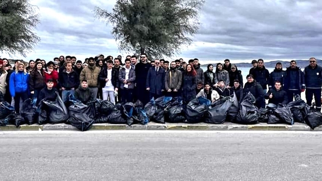 Gelibolu'da kıyı temizliği etkinliği gerçekleştirildi
