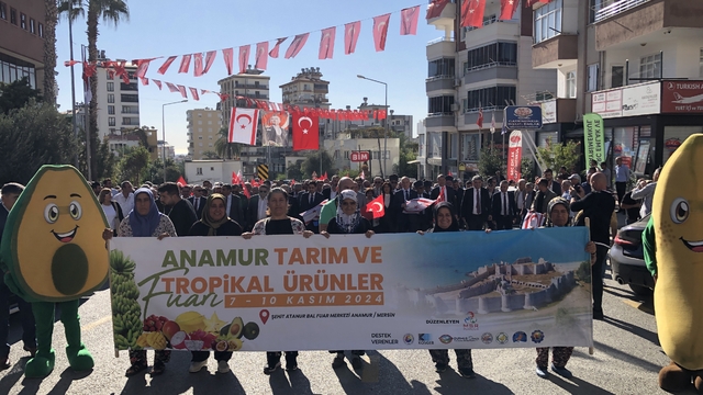 Mersin'de "Anamur Tarım ve Tropikal Ürünler Fuarı" başladı