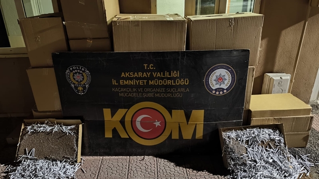 Aksaray'da bir tırda 192 bin makaron ele geçirildi