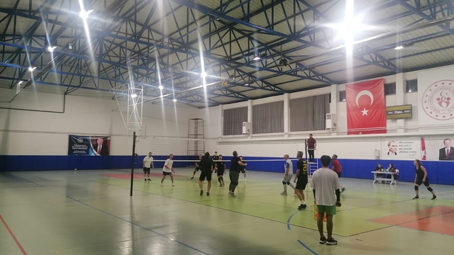 Cide ilçesinde şehit polis Ahmet Şahan anısına voleybol turnuvası düzenlendi