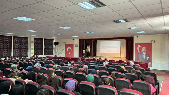 Bayat'ta üniversite öğrencilerine organ bağışının önemi anlatıldı