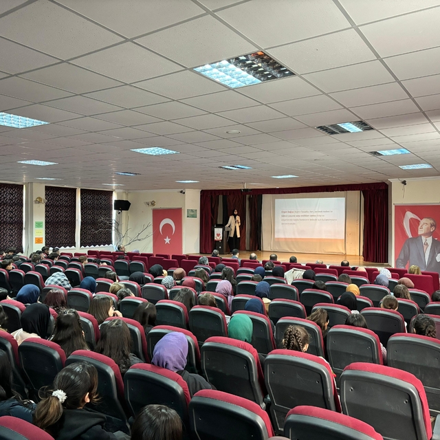 Bayat'ta üniversite öğrencilerine organ bağışının önemi anlatıldı