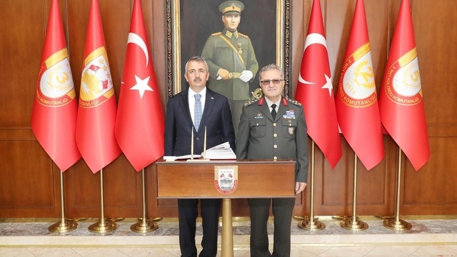 Edirne Valisi Sezer, 1. Ordu Komutanı Orgeneral Tokel'i ziyaret etti