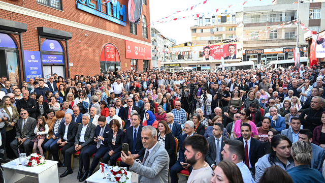 CHP Grup Başkanvekili Başarır, Adana'da kent lokantası açılışına katıldı