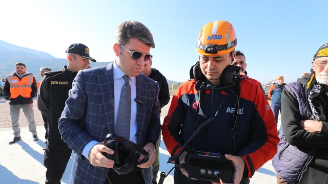Vali Bakan, AFAD Eğitim Parkuru ve depo alanında incelemede bulundu