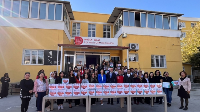Muğla'dan 81 ildeki 81 öğretmene "Öğretmenler Günü" hediyesi