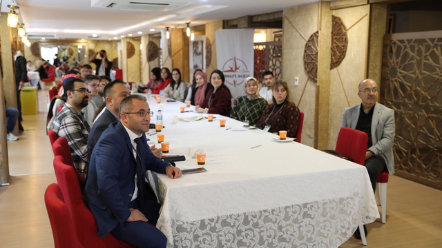 Bilim insanları geleceğin akademisyenlerini iklim değişikliği ile ilgili bilinçlendiriyor