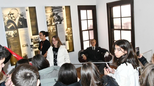 Atatürk, Selanik'te doğduğu evde törenle anıldı