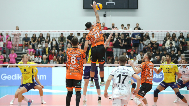 Voleybol: SMS Grup Efeler Ligi