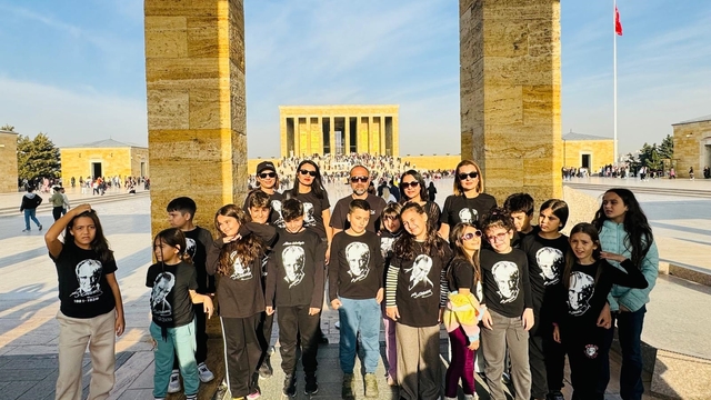 Adana'da eğitim gören öğrenciler Anıtkabir'i ziyaret etti