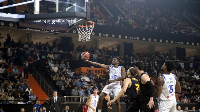 Mersin Spor-Anadolu Efes: 76-94