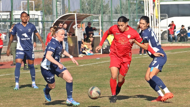 Amed Sportif Faaliyetler - Fenerbahçe Kadın Futbol Takımı: 0- 4