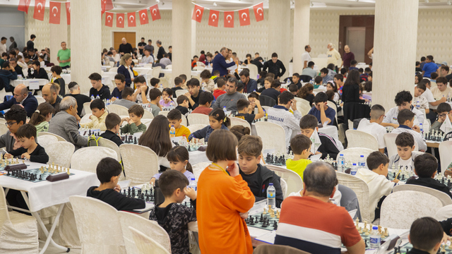 8. Uluslararası Satranç Turnuvası, Mersin'de başladı