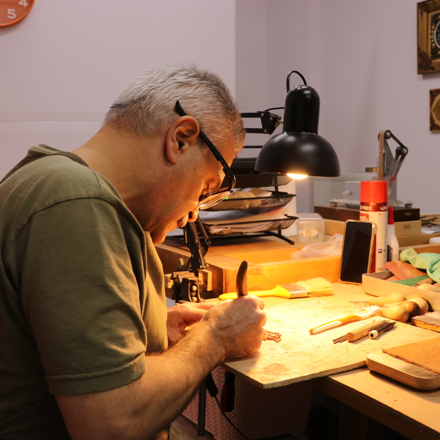 Hatayi sanatını ağaca işleyerek geleceğe taşıyor