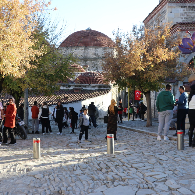 Sakarya, Karabük, Düzce ve Bolu'daki turizm merkezleri ara tatilde misafirl...