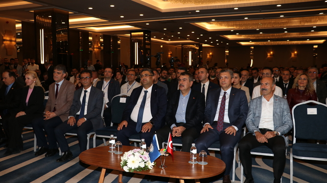 Milli Eğitim Bakanı Tekin, Antalya'da özel gereksinimli bireylere yönelik toplantıda konuştu: