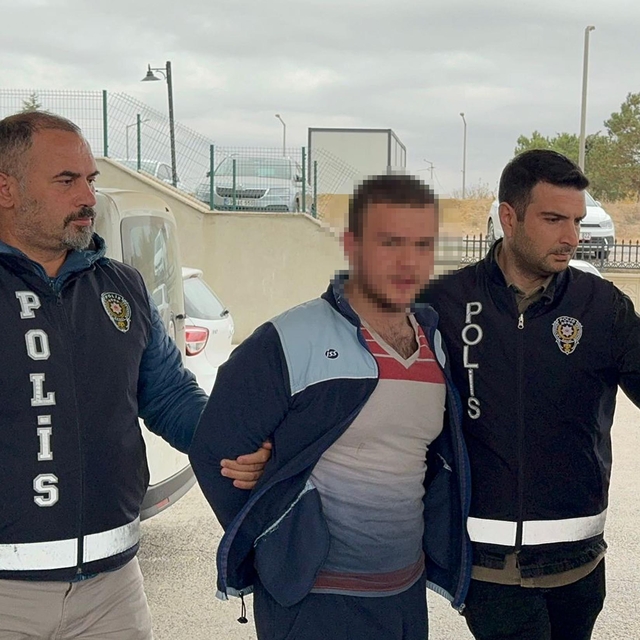 Bıçakla annesini öldürüp, 4 akrabasını da yaraladı (2)